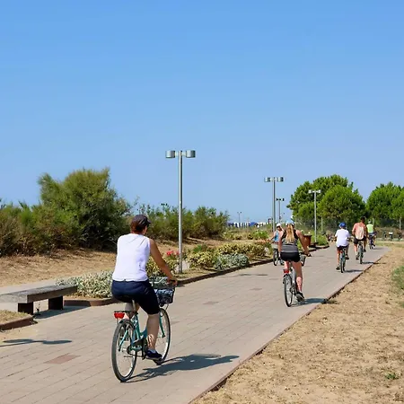 Il Tridente Village ביביונה